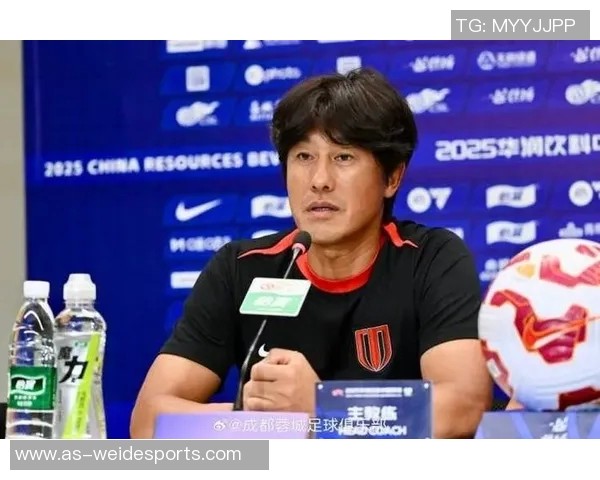 成都蓉城授予徐正源功勋主教练称号助力冲超与亚冠征程